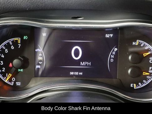 Used 2020 Jeep Grand Cherokee Altitude image 11