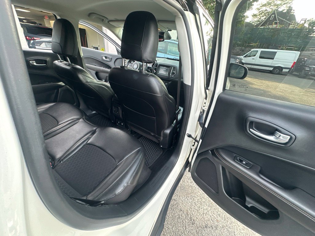 Used 2019 Jeep Compass Latitude w/ Cold Weather Group AWD/4WD image 31