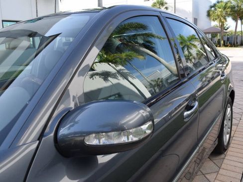 Used 2006 Mercedes-Benz E 350 Sedan image 32