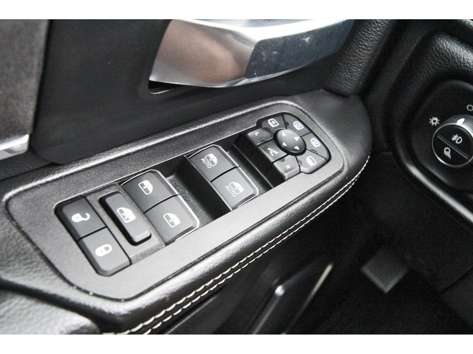 Used 2025 RAM 2500 Laramie w/ Sport Appearance Package AWD/4WD image 20