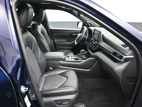 Used 2021 Toyota Highlander XSE image 27