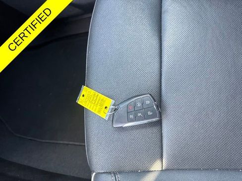 Used 2023 Chevrolet Suburban Premier AWD/4WD image 36