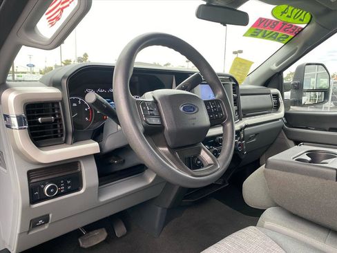 Used 2024 Ford F250 XLT image 25