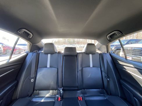 Used 2025 Toyota Camry SE image 24