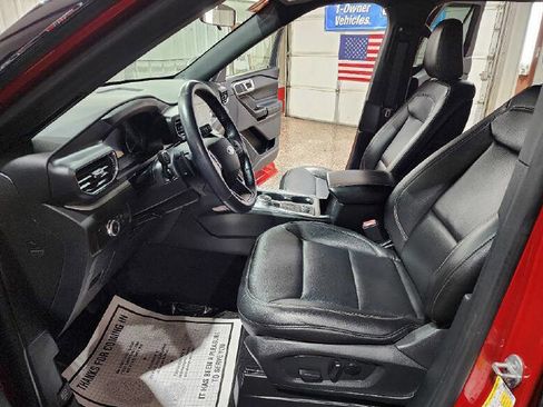 Used 2020 Ford Explorer XLT w/ Equipment Group 202A AWD/4WD image 9