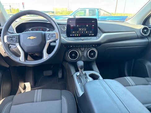 Used 2025 Chevrolet Blazer LT image 11
