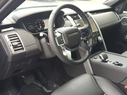 Used 2025 Land Rover Discovery S AWD/4WD image 10