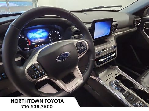 Used 2023 Ford Explorer XLT w/ Equipment Group 202A image 7