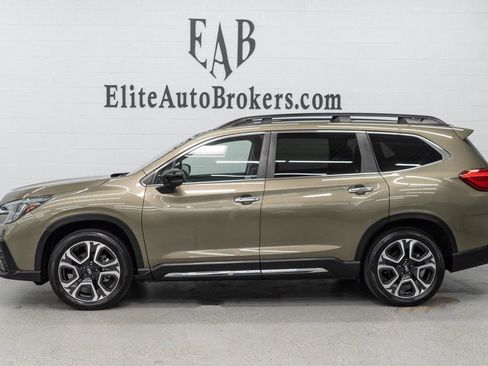 Used 2024 Subaru Ascent Touring AWD/4WD image 2