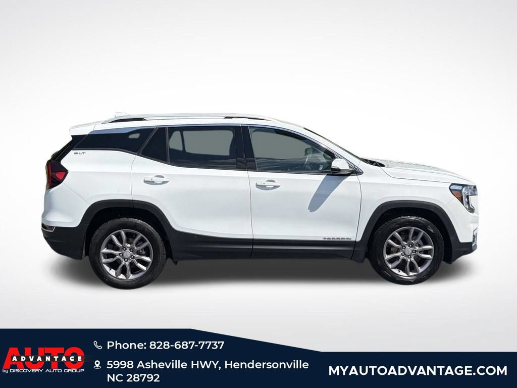 Used 2024 GMC Terrain SLT AWD/4WD image 2