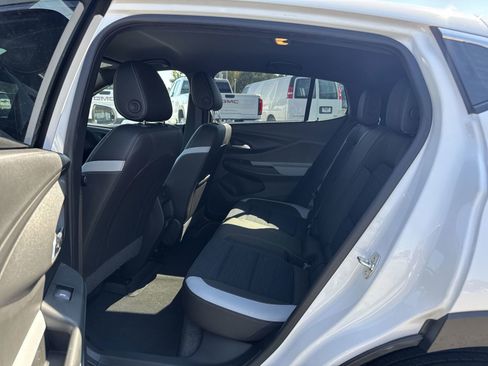 Certified 2024 Buick Envista Preferred w/ Advanced Safety Package image 30