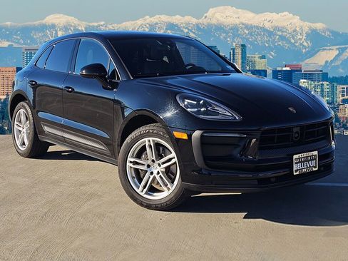 Used 2024 Porsche Macan image 1