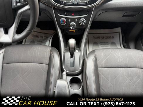 Used 2020 Chevrolet Trax LT w/ Driver Confidence Package AWD/4WD image 25