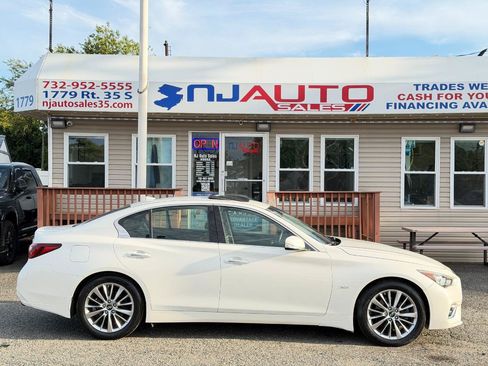 Used 2018 INFINITI Q50 Luxe w/ Essential Package (3.0T Luxe) AWD/4WD image 2