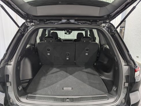 Used 2024 Jeep Grand Cherokee Laredo X image 11