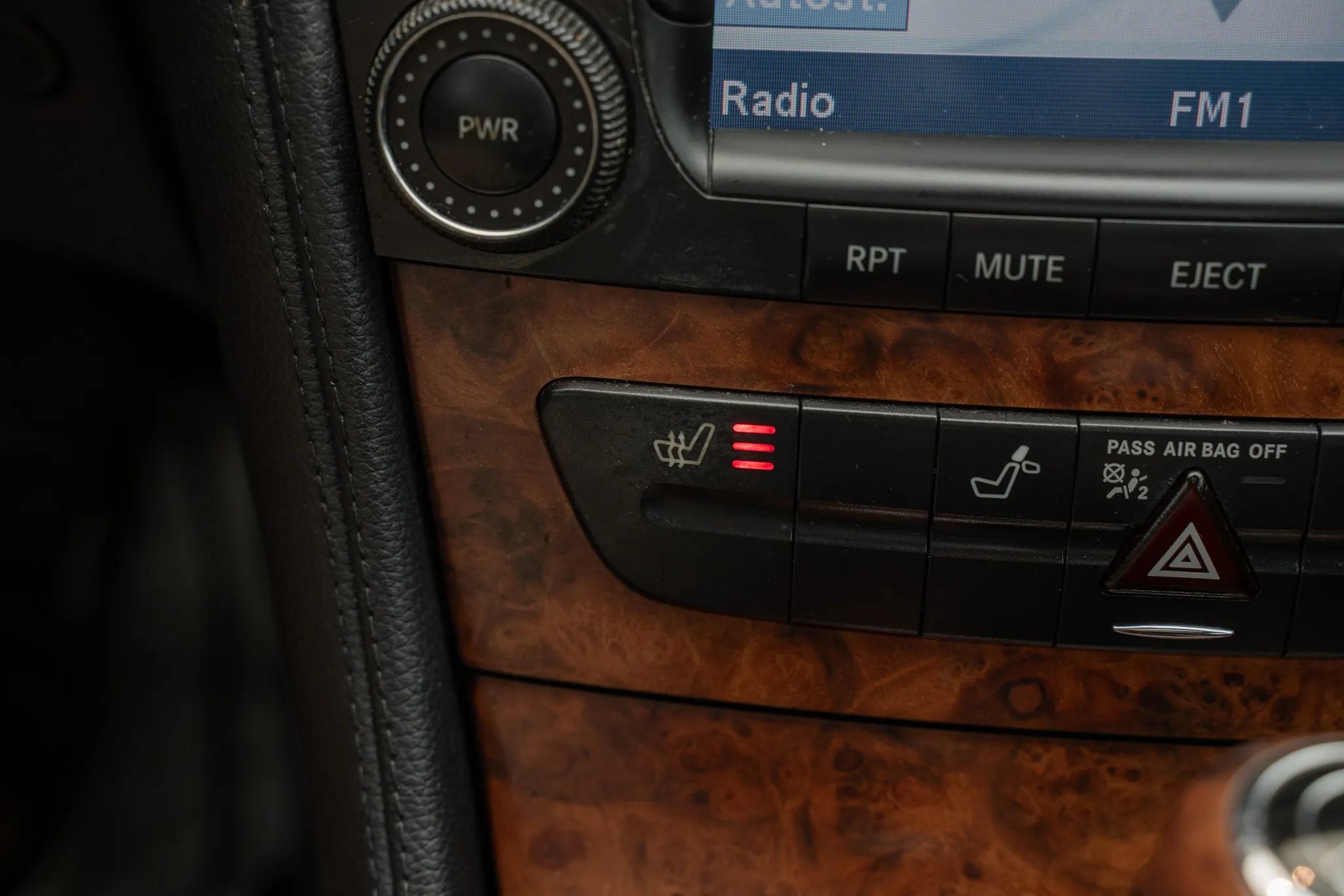Used 2006 Mercedes-Benz CLS 500 w/ Entertainment Pkg image 23