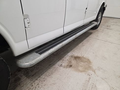 Used 2024 GMC Savana 2500 Work Van w/ Driver Convenience Package image 9