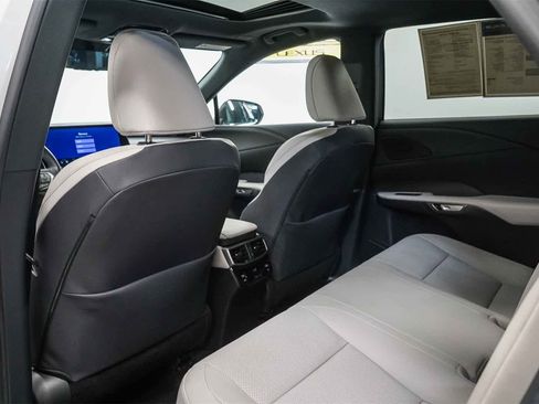 Used 2024 Lexus RX 350 Premium image 19