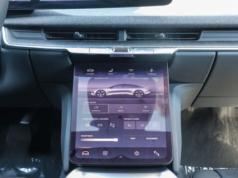 Used 2025 Lucid Air Touring AWD/4WD image 14