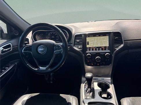 Used 2018 Jeep Grand Cherokee Laredo RWD image 22