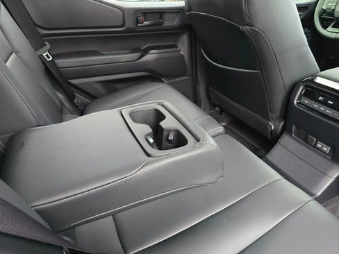 Used 2025 Toyota Land Cruiser image 32