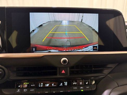 Certified 2025 Toyota Crown Signia AWD/4WD image 18