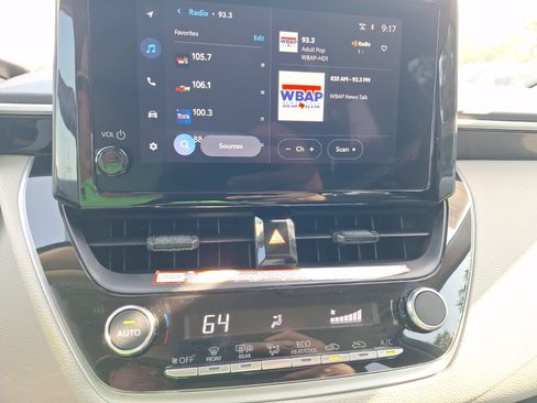Used 2026 Toyota Corolla LE FWD image 27