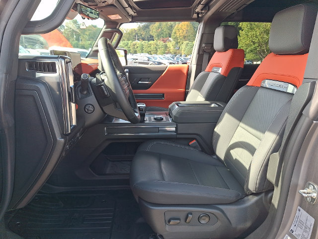 Used 2026 GMC Hummer EV 4x4 Crew Cab w/ Carbon Fiber Edition Package image 2