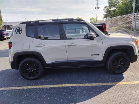 Used 2017 Jeep Renegade Trailhawk AWD/4WD image 11