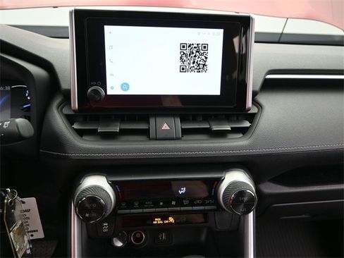 Used 2025 Toyota RAV4 LE image 7