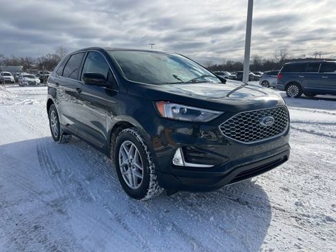 Certified 2023 Ford Edge SEL image 3