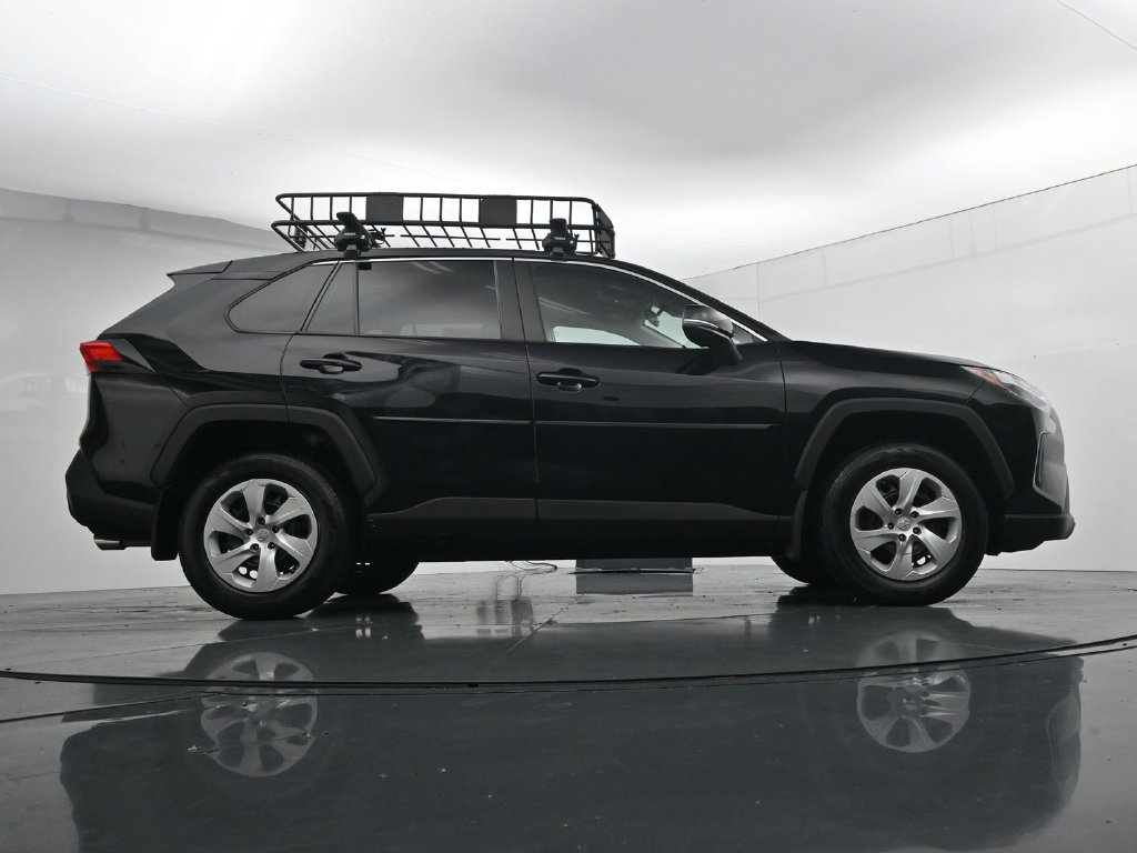 Used 2023 Toyota RAV4 LE AWD/4WD image 39