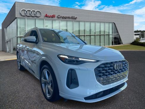 New 2025 Audi Q5 Prestige image 1