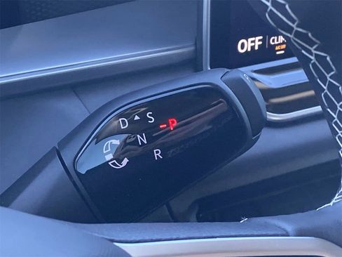 New 2026 Volkswagen Tiguan SE image 25