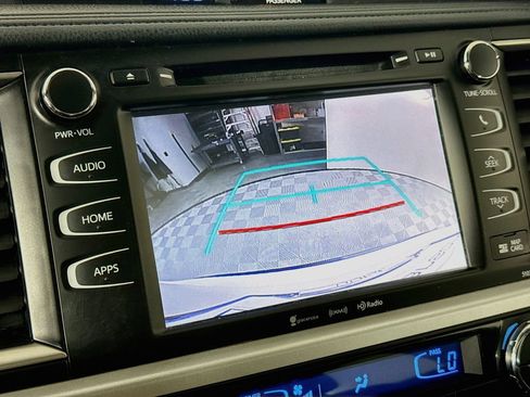 Used 2019 Toyota Highlander XLE AWD/4WD image 15