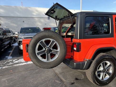 Used 2018 Jeep Wrangler Unlimited Sahara image 44