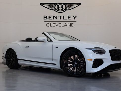 Used 2025 Bentley Continental GTC image 1