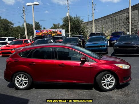 Used 2015 Ford Focus SE w/ Reverse Sensing Package FWD image 2