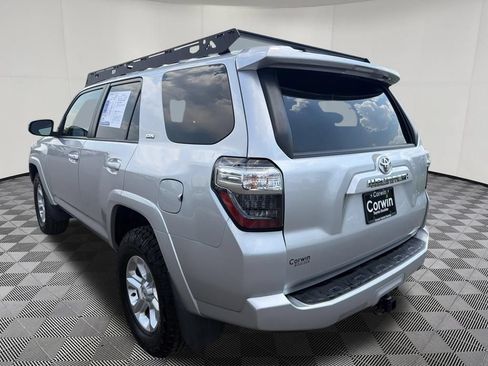 Used 2022 Toyota 4Runner SR5 AWD/4WD image 4