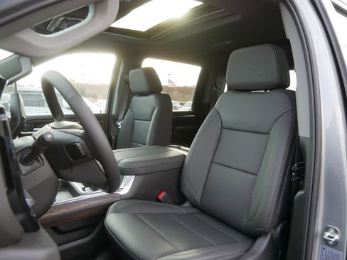 New 2026 GMC Sierra 2500 SLT w/ SLT Premium Package image 4