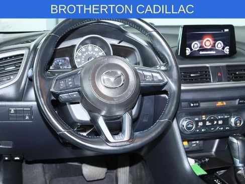 Used 2018 MAZDA MAZDA3 Touring FWD image 18