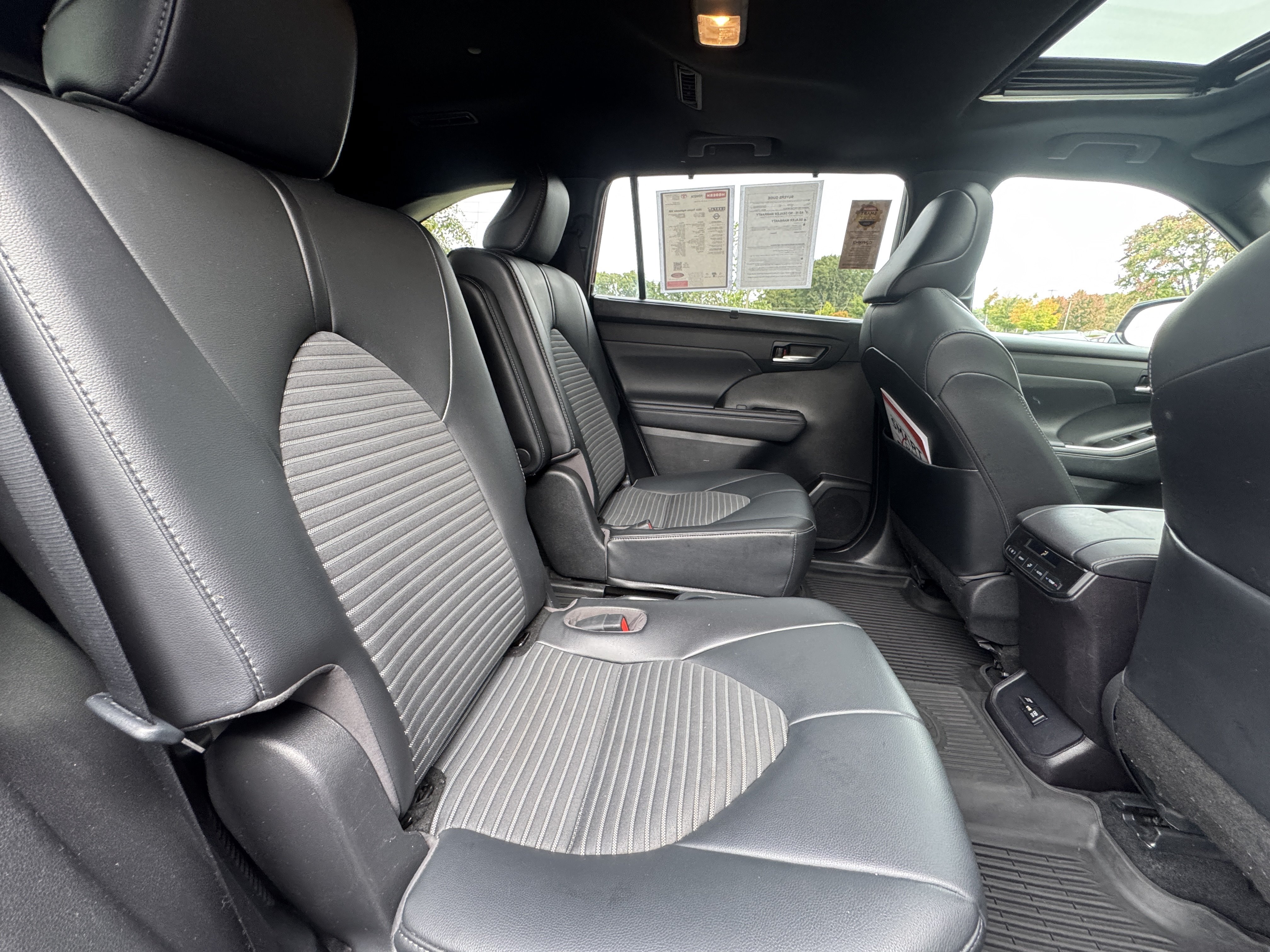 Certified 2021 Toyota Highlander XSE FWD image 25