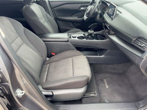 Used 2024 Nissan Rogue SV image 28