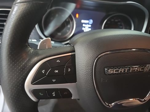 Used 2018 Dodge Charger R/T Scat Pack w/ Dynamics Package RWD image 30