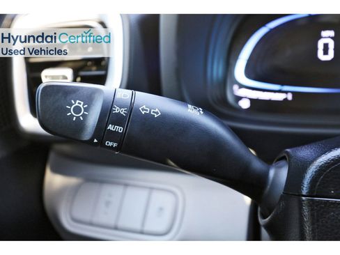 Certified 2025 Hyundai Venue SEL image 20