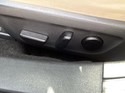 Used 2023 MAZDA MAZDA3 s image 19