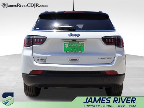 Used 2025 Jeep Compass Limited AWD/4WD image 4
