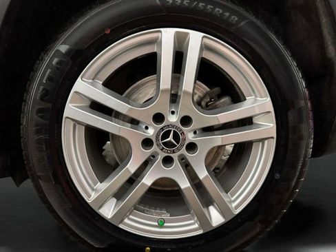 Used 2022 Mercedes-Benz GLB 250 4MATIC w/ Premium Package Lite image 30