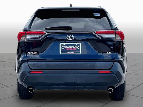 Used 2019 Toyota RAV4 LE w/ Carpet Mat Package FWD image 5