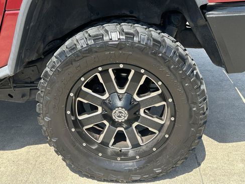 Used 2003 HUMMER H2 w/ Preferred Equipment Group AWD/4WD image 26